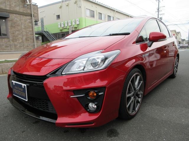 Toyota PRIUS 2012 — фото автомобиля 1