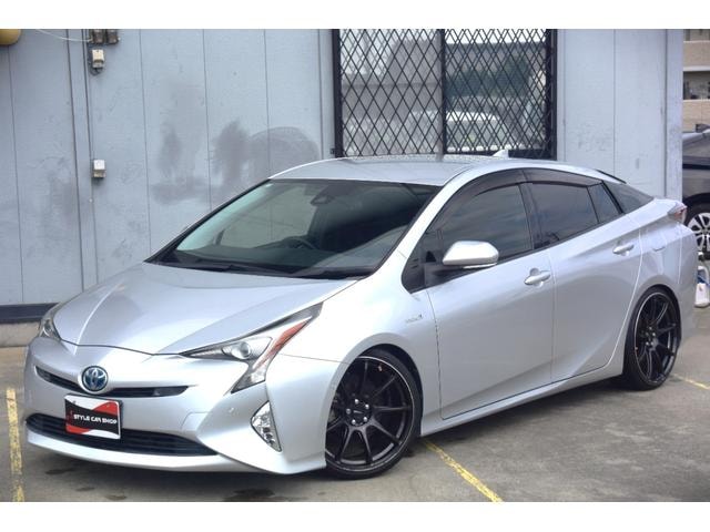 Toyota PRIUS 2017 — фото автомобиля 1