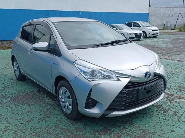 Toyota VITZ 2018 — фото автомобиля 1