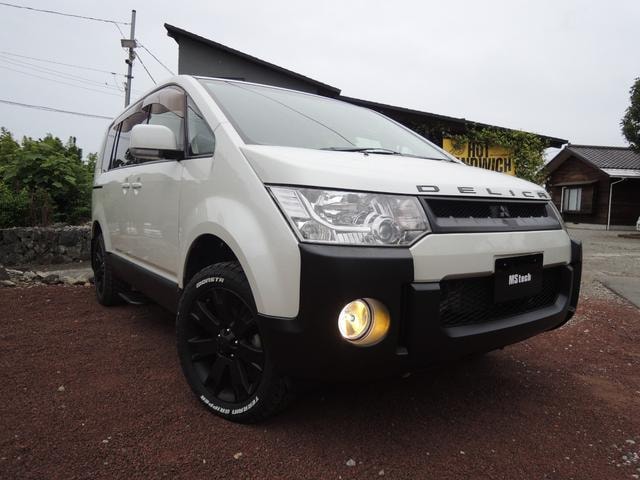 Mitsubishi DELICA D:5 2014 — фото автомобиля 1