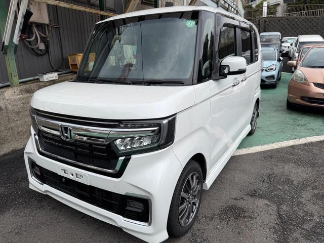 Honda N-BOX CUSTOM 2021 — фото автомобиля 1