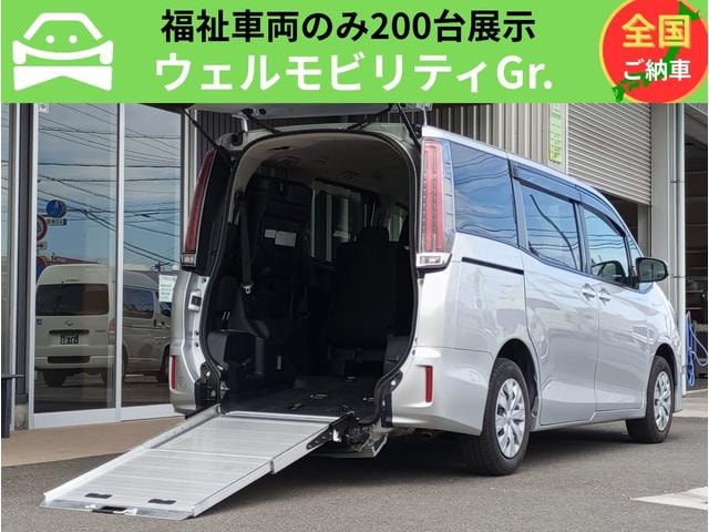 Toyota NOAH 2018 — фото автомобиля 1