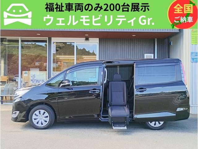 Toyota NOAH 2018 — фото автомобиля 1