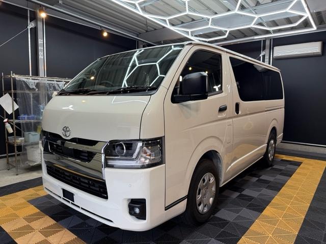 Toyota HIACE VAN 2026 — фото автомобиля 1