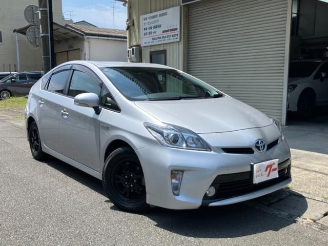 Toyota PRIUS 2015 — фото автомобиля 1