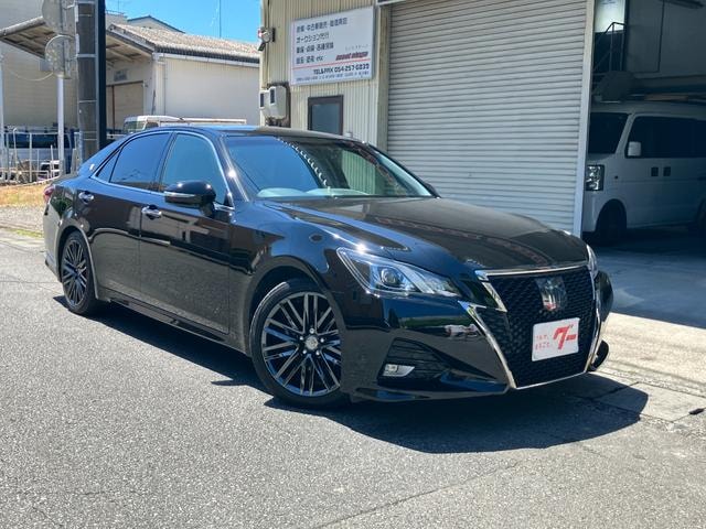 Toyota CROWN 2016 — фото автомобиля 1