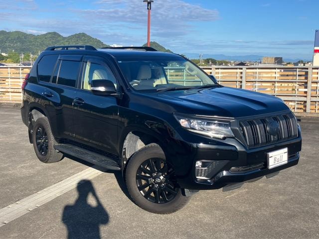 Toyota LAND CRUISER PRADO 2023 — фото автомобиля 1