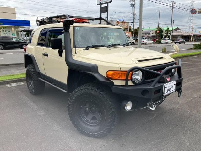 Toyota FJ CRUISER 2018 — фото автомобиля