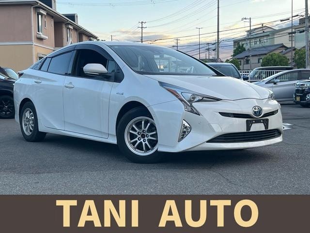 Toyota PRIUS 2016 — фото автомобиля 1