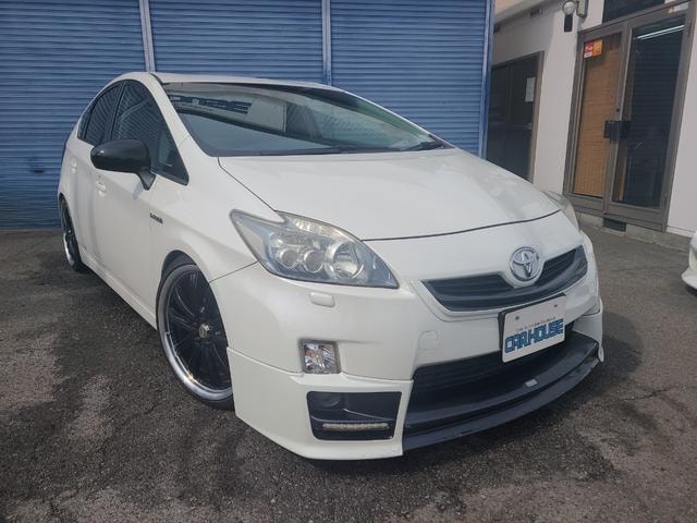 Toyota PRIUS 2011 — фото автомобиля 1
