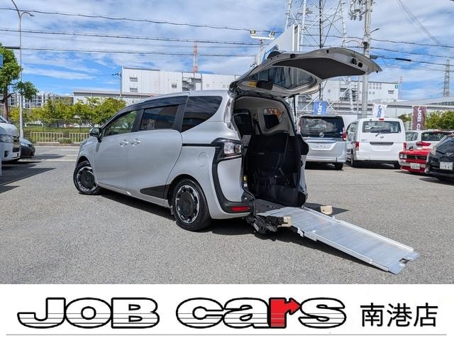 Toyota SIENTA 2021 — фото автомобиля 1