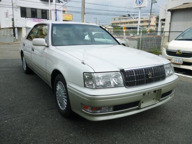 Toyota CROWN 1998 — фото автомобиля 1