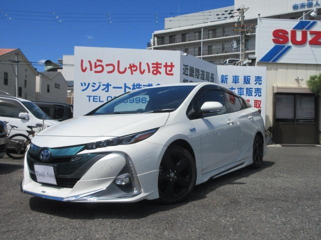 Toyota PRIUS PHV 2017 — фото автомобиля 1