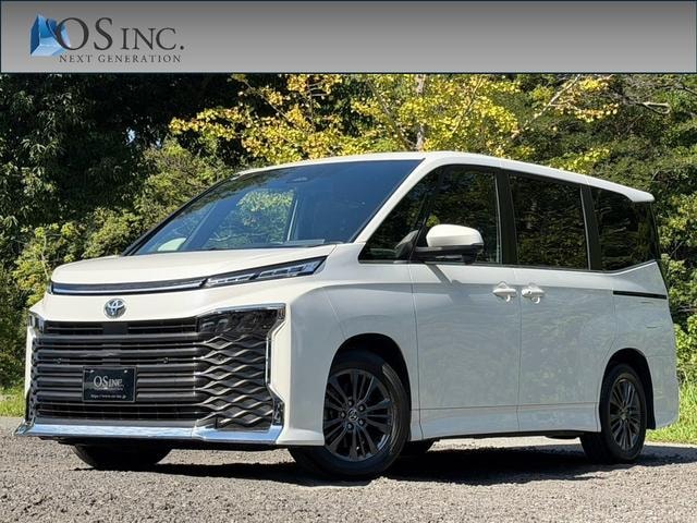 Toyota VOXY 2025 — фото автомобиля 1