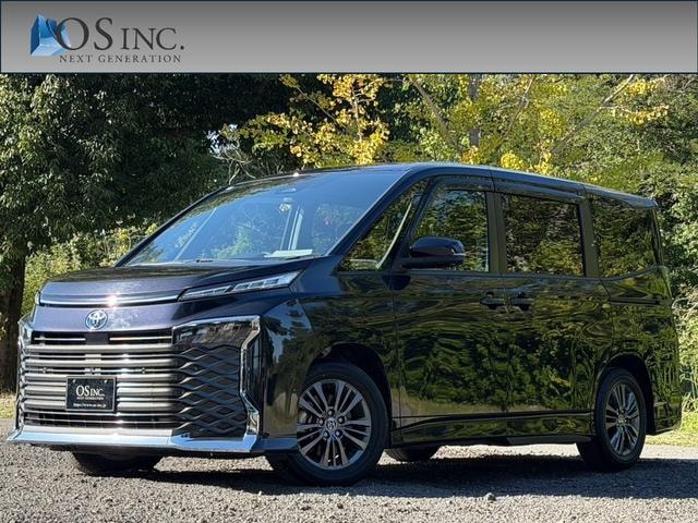 Toyota VOXY 2023 — фото автомобиля