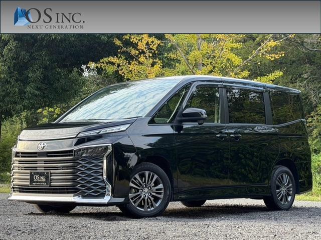 Toyota VOXY 2023 — фото автомобиля