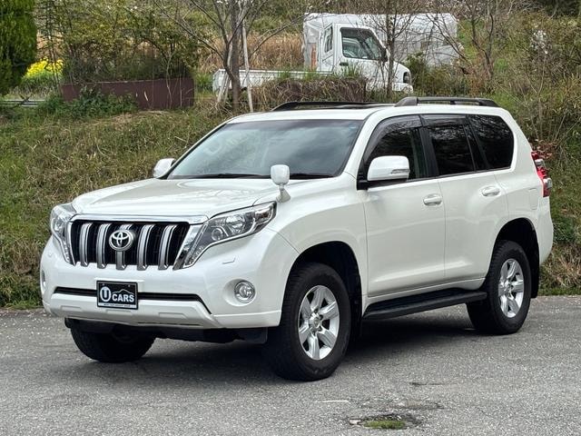 Toyota LAND CRUISER PRADO 2015 — фото автомобиля