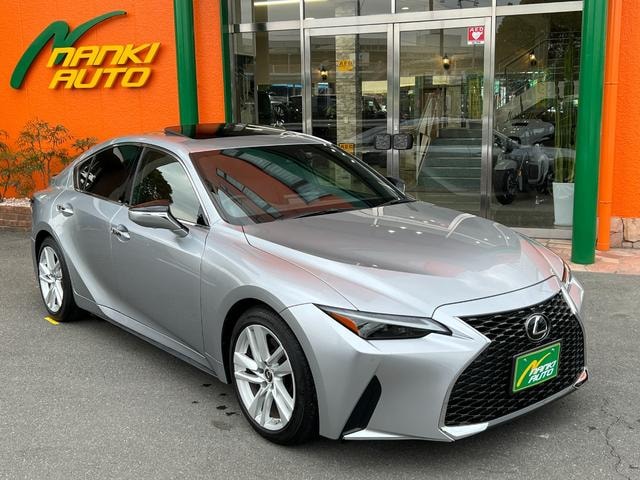 Lexus IS 2021 — фото автомобиля 1