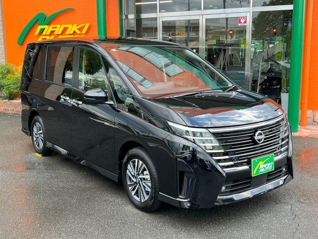 Nissan SERENA 2025 — фото автомобиля 1