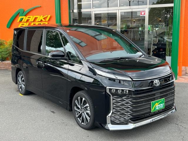 Toyota VOXY 2025 — фото автомобиля 1