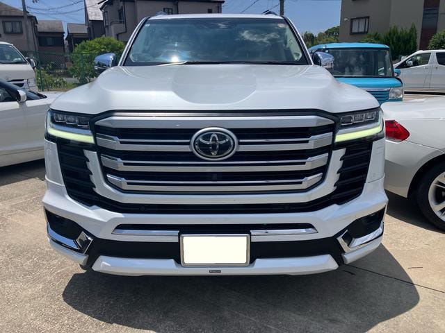 Toyota LAND CRUISER 2023 — фото автомобиля