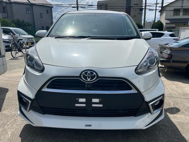 Toyota SIENTA 2015 — фото автомобиля