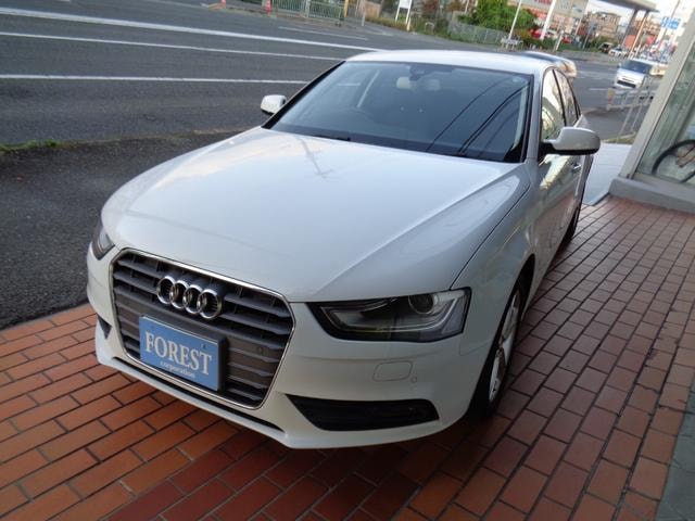 Audi A4 2015 — фото автомобиля