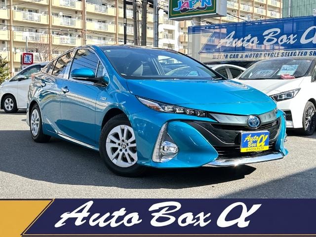 Toyota PRIUS PHV 2017 — фото автомобиля 1