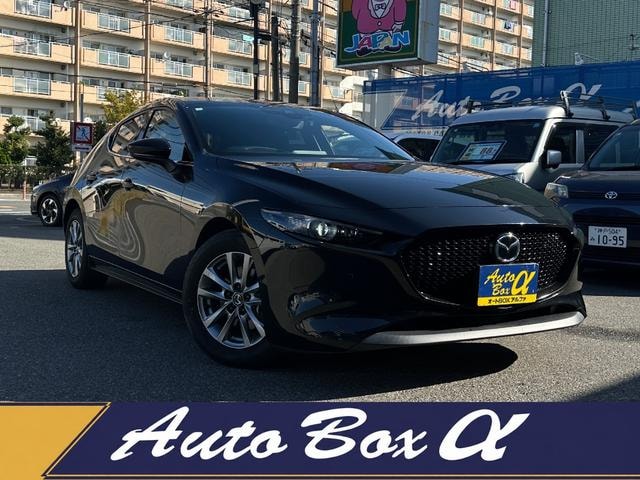 Mazda 3 FASTBACK 2023 — фото автомобиля