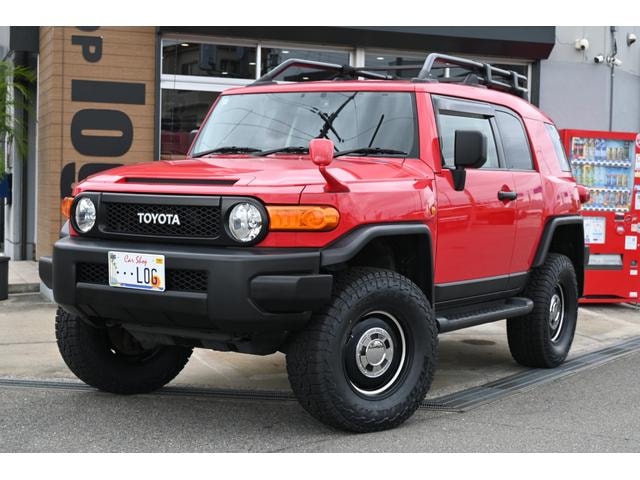 Toyota FJ CRUISER 2012 — фото автомобиля