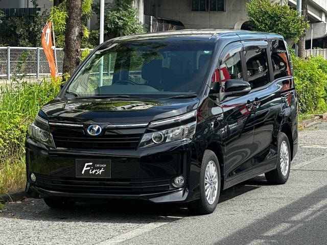 Toyota VOXY 2015 — фото автомобиля 1