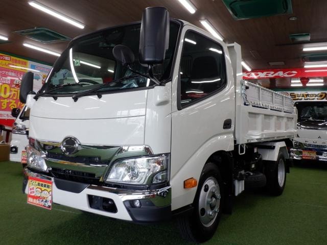 Hino DUTRO 2026 — фото автомобиля 1