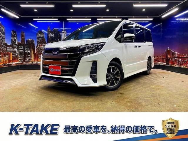 Toyota NOAH 2017 — фото автомобиля 1