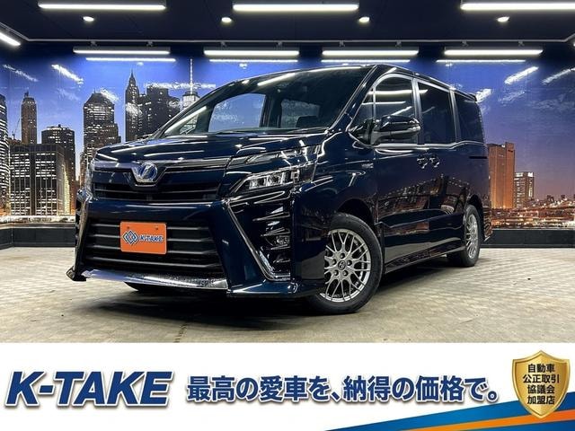 Toyota VOXY 2018 — фото автомобиля 1