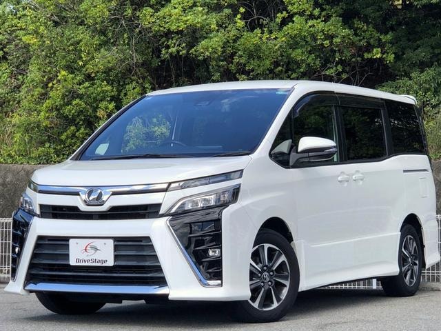 Toyota VOXY 2017 — фото автомобиля 1