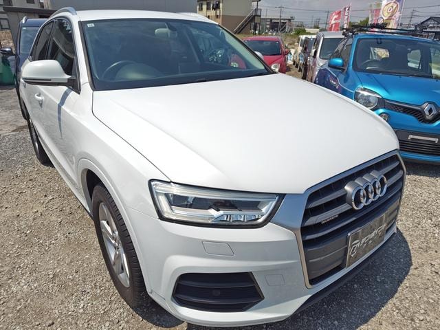 Audi Q3 2015 — фото автомобиля