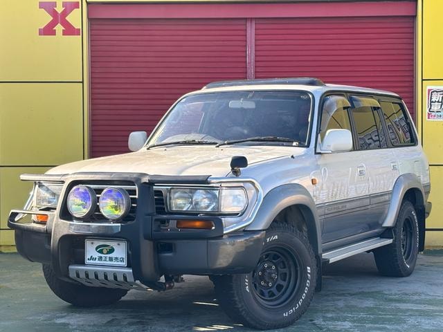 Toyota LAND CRUISER 80 1997 — фото автомобиля