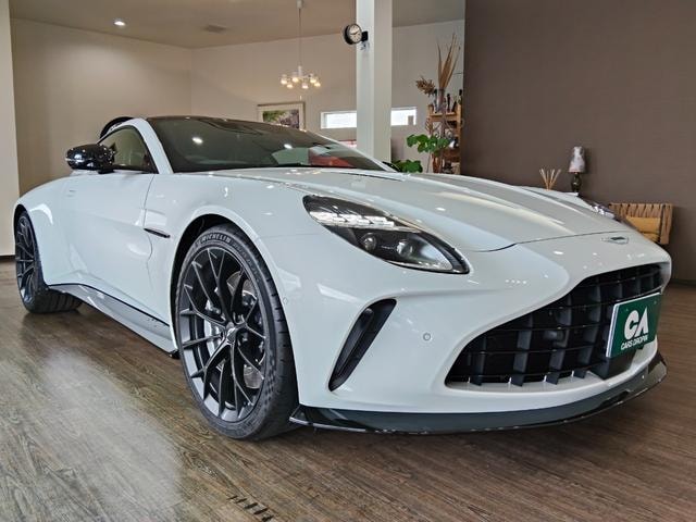 Aston Martin VANTAGE 2026 — фото автомобиля