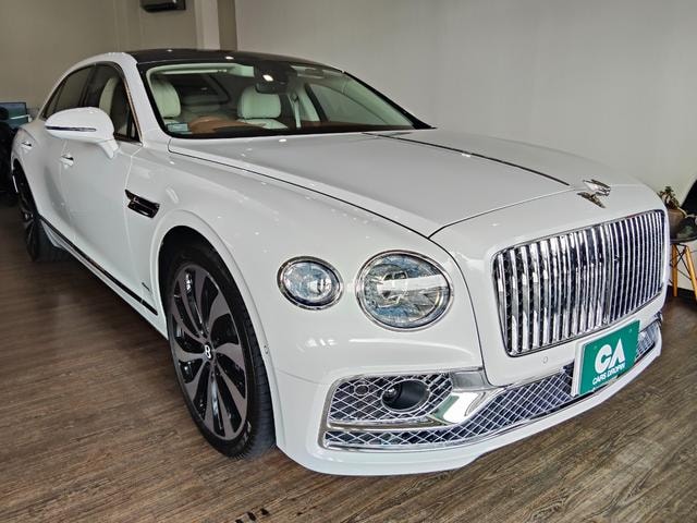 Bentley FLYING SPUR 2024 — фото автомобиля