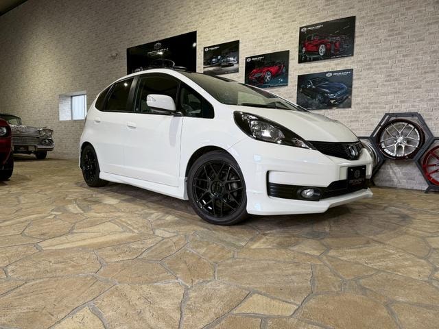 Honda FIT 2011 — фото автомобиля