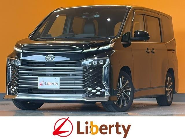 Toyota VOXY 2022 — фото автомобиля 1