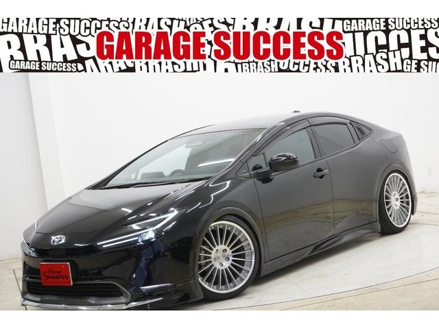 Toyota PRIUS 2023 — фото автомобиля 1