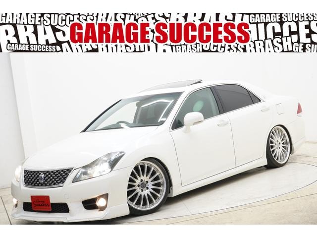 Toyota CROWN 2010 — фото автомобиля 1
