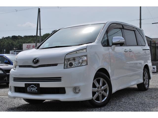 Toyota VOXY 2010 — фото автомобиля