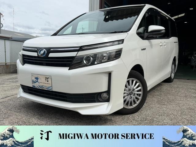 Toyota VOXY 2015 — фото автомобиля 1