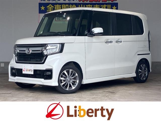 Honda N-BOX CUSTOM 2022 — фото автомобиля 1