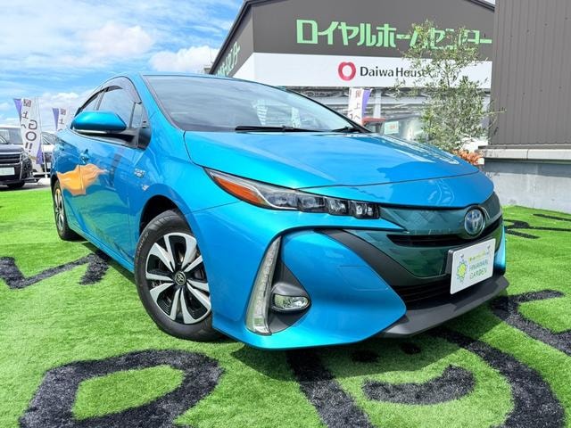 Toyota PRIUS PHV 2017 — фото автомобиля
