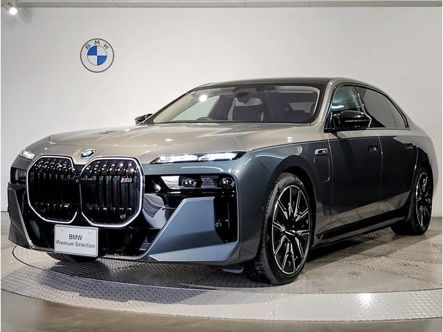 Bmw i7 2025 — фото автомобиля