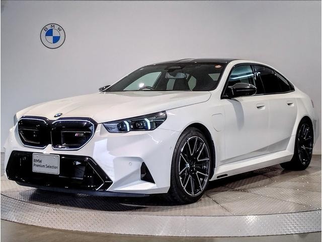 Bmw M5 2025 — фото автомобиля