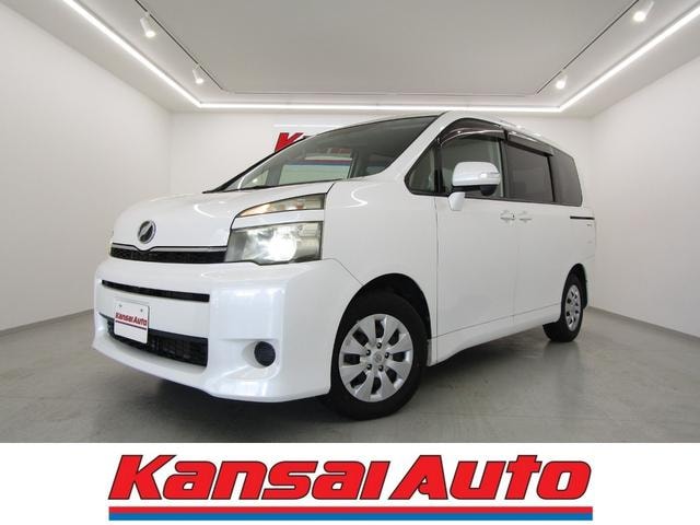 Toyota VOXY 2012 — фото автомобиля 1